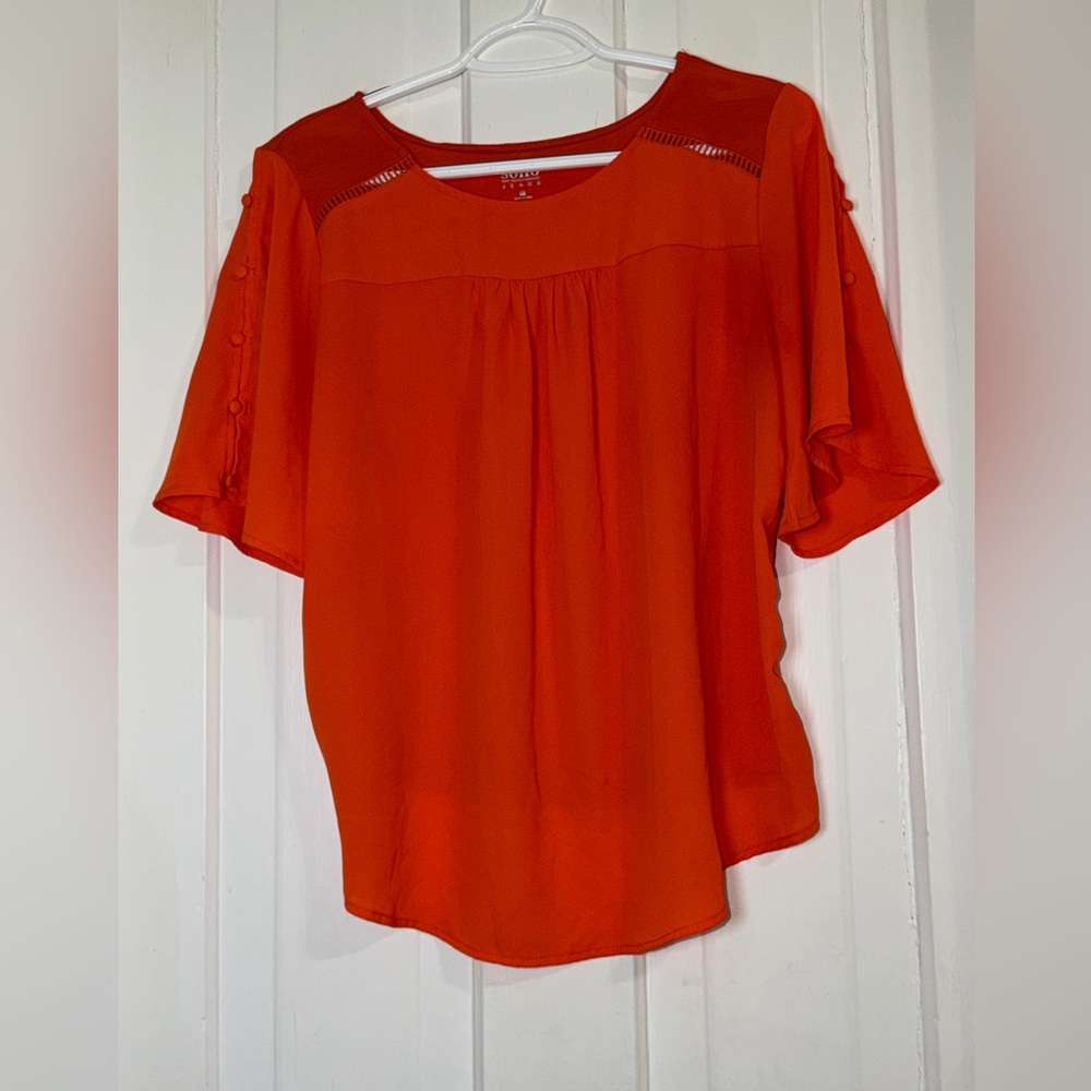 Women's Soho Jeans size medium top, shirt, Vibrant Orange Blouse